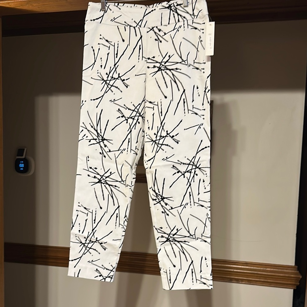 Abstract Patterned White and Black women’s  Pants